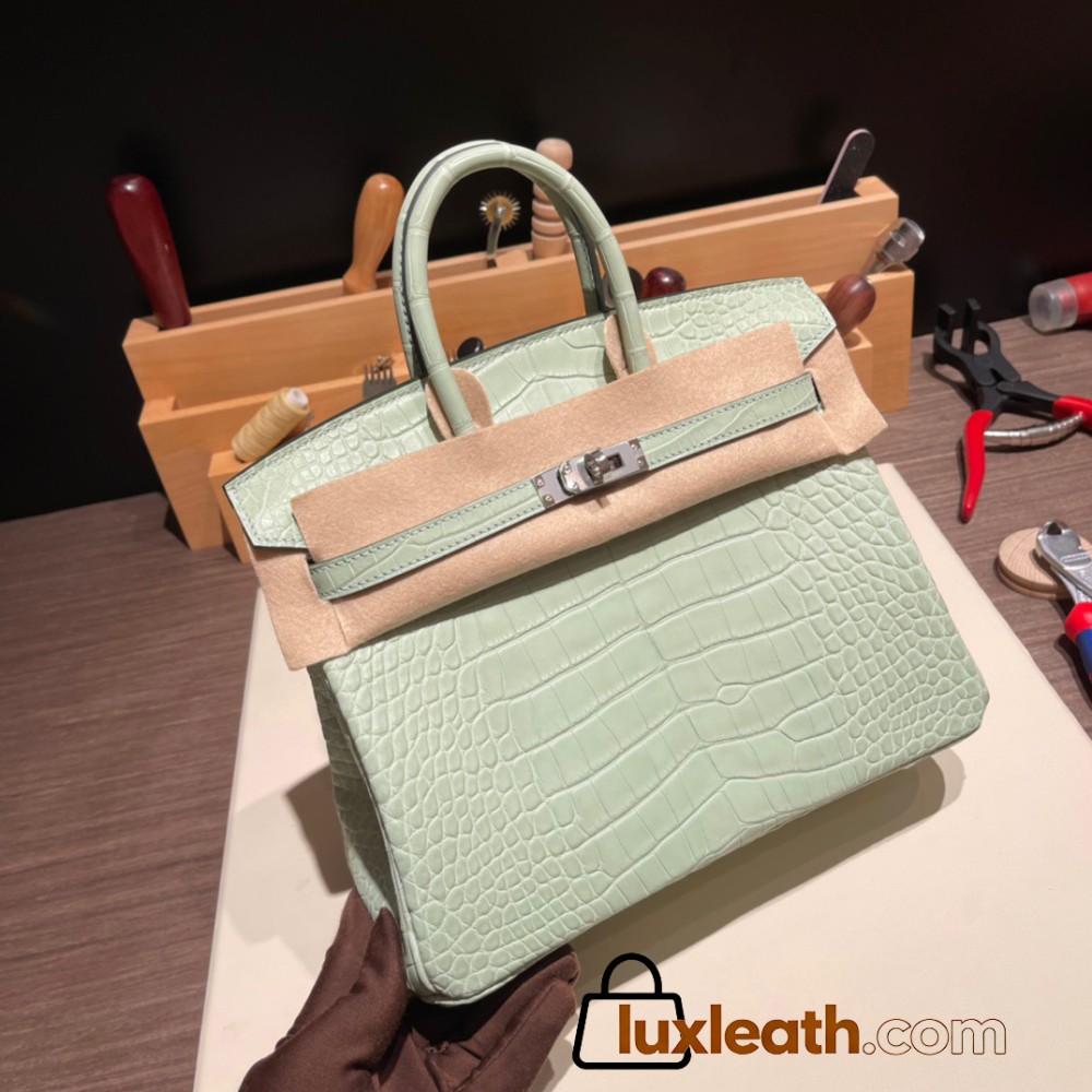 Hermès Birkin 25cm Alligator Matte Alligator Crocodile 6U/Vert Deau Silver Hardware Fully Hand-Stitched birkin25-012  