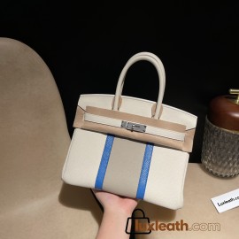 Birkin 30cm CLUB – This discontinued bag belongs to the sporty series launched in 2012. Its most distinctive feature is two vertical stripes on the bag body. It is characterized by a combination of Togo leather and lizard leather, exuding a retro yet spor
