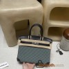 30cm Birkin with Waffle Stitch – The appeal lies in its rare design, so you’ll rarely see the same style when you go out!