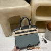 30cm Birkin with Waffle Stitch – The appeal lies in its rare design, so you’ll rarely see the same style when you go out!