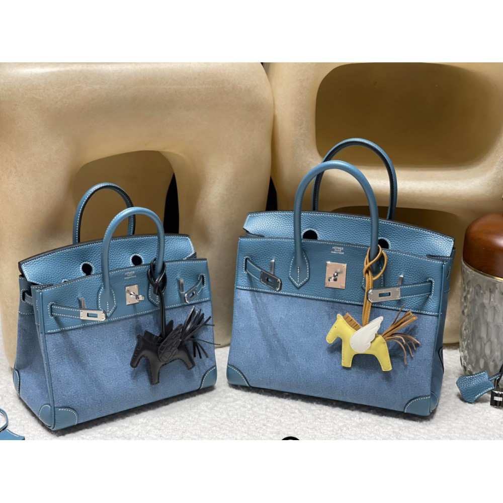 30cm Birkin (Trianon Canvas & Leather) – Color: Blue Jean – Known as a limited-edition model, this stylish design combines denim and leather to express both a vintage feel and modernity at the same time.