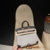 25cm Birkin (Canvas & Swift Leather) – Color: 2Z/Blue Nuit – The canvas part gives a youthful impression and is lighter than full-leather versions.