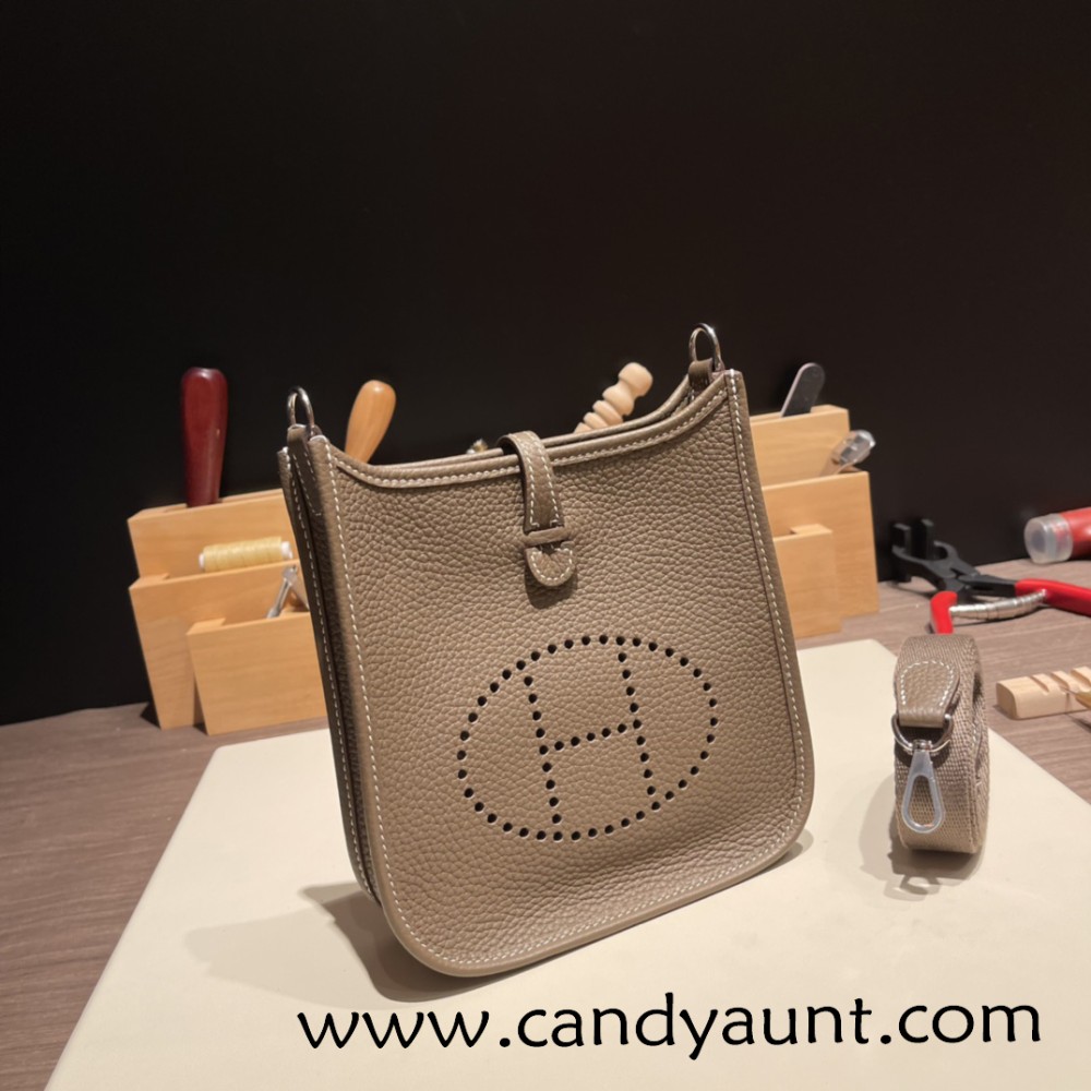 HERMES TPM Mini Evelyn Clemence 10 / Craie