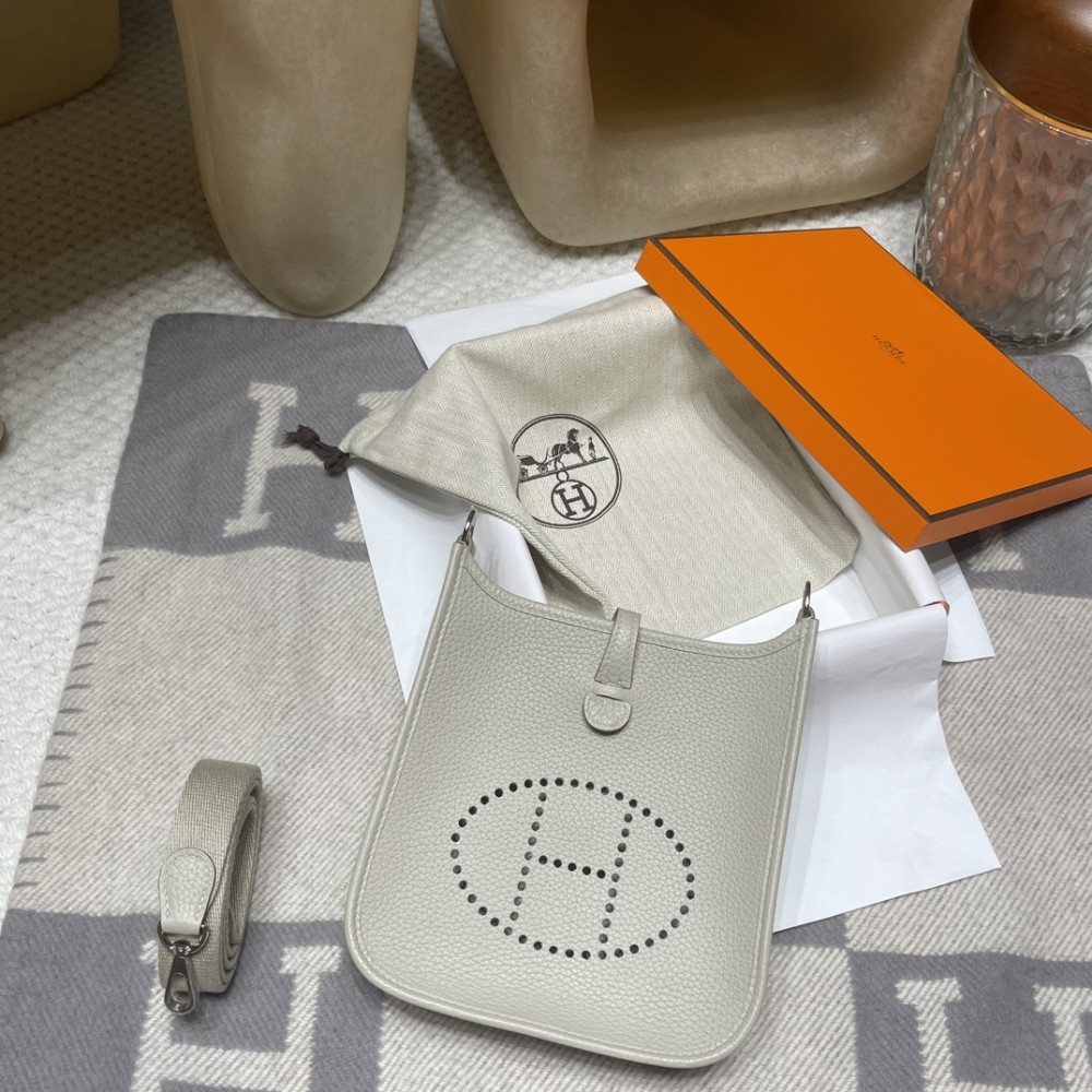 HERMES TPM Mini Evelyn Clemence 08/Blue Pale