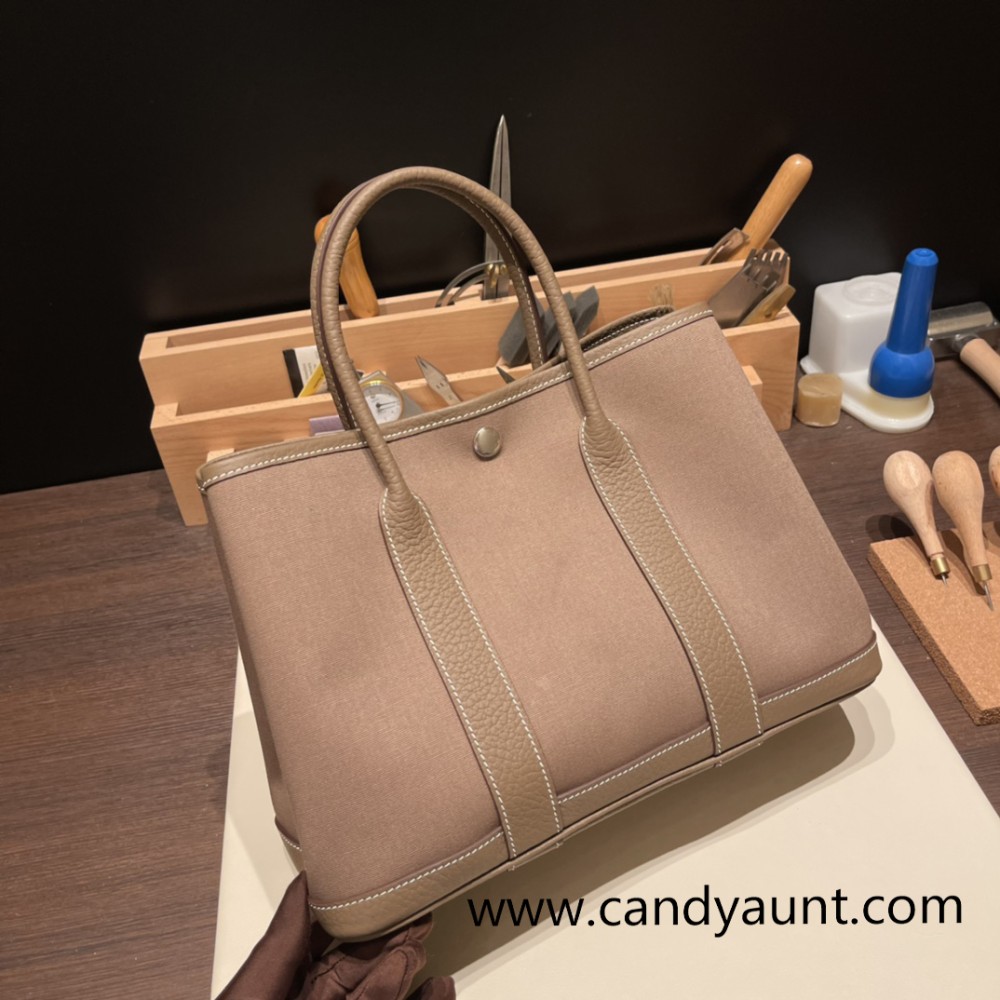  Garden PartyTPM 18Étoupe Grey (Étoupe)   Full Handmade