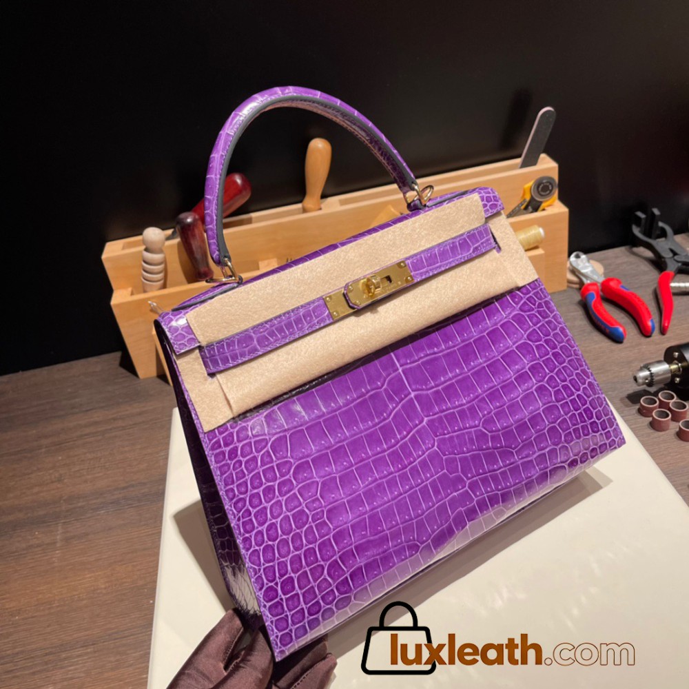 Hermes Kelly 28CM Porosus Crocodile 96 / Violet GoldHardware 033