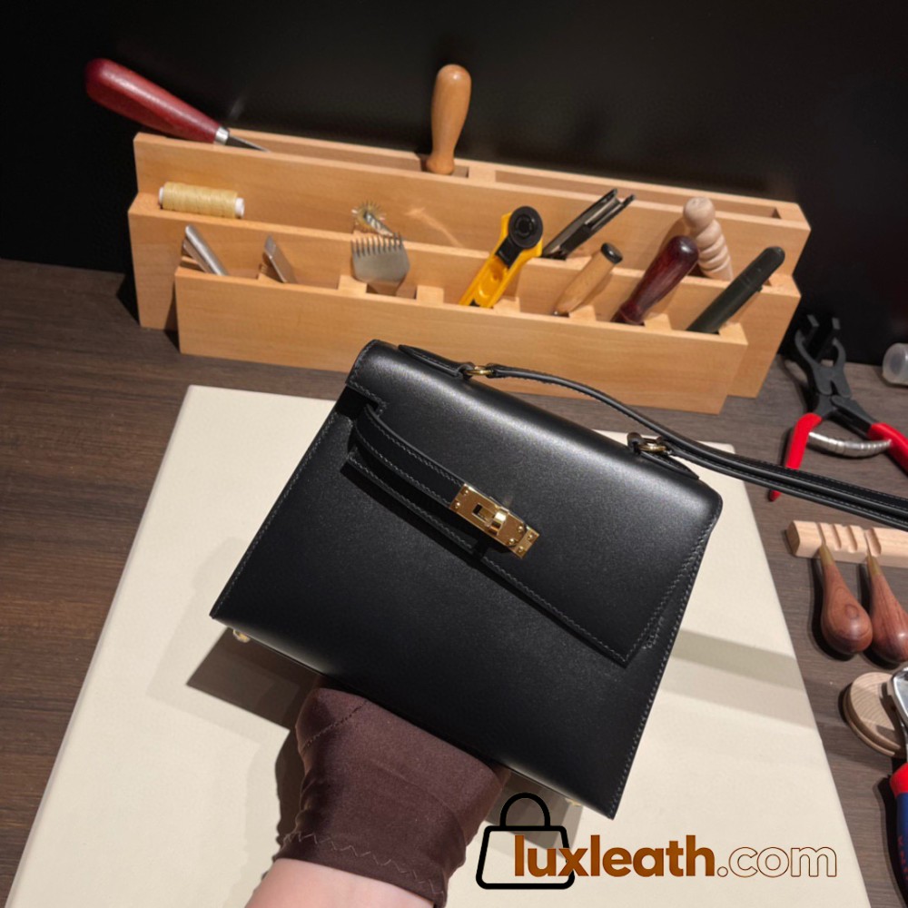 89/Black (Noir)   Gold Hardware  Double-Sided Kelly Irregular Design Veau Epson  box 