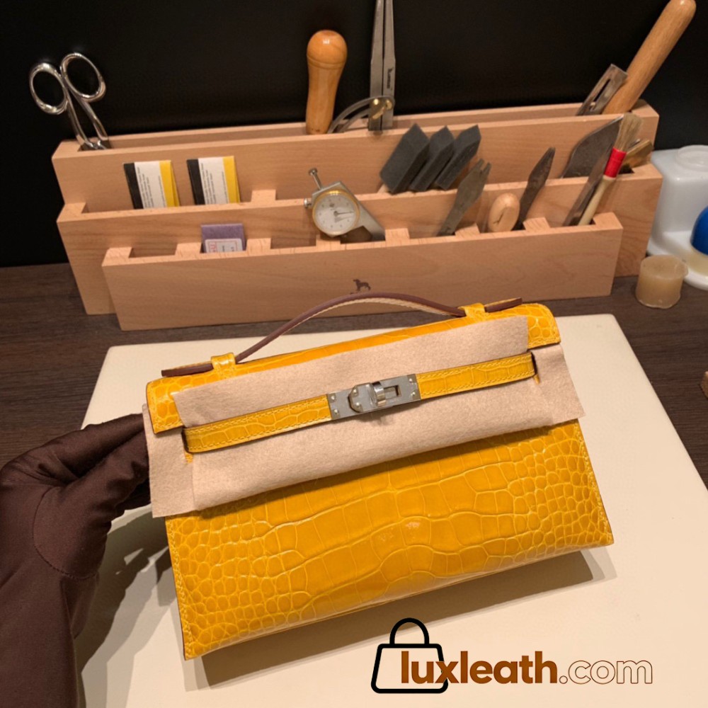  9D /Jaune Ambre Silver Hardware  kelly pochette  Alligateor
