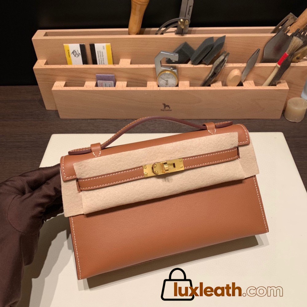  37 /Gold Gold Hardware kelly pochette  swift 