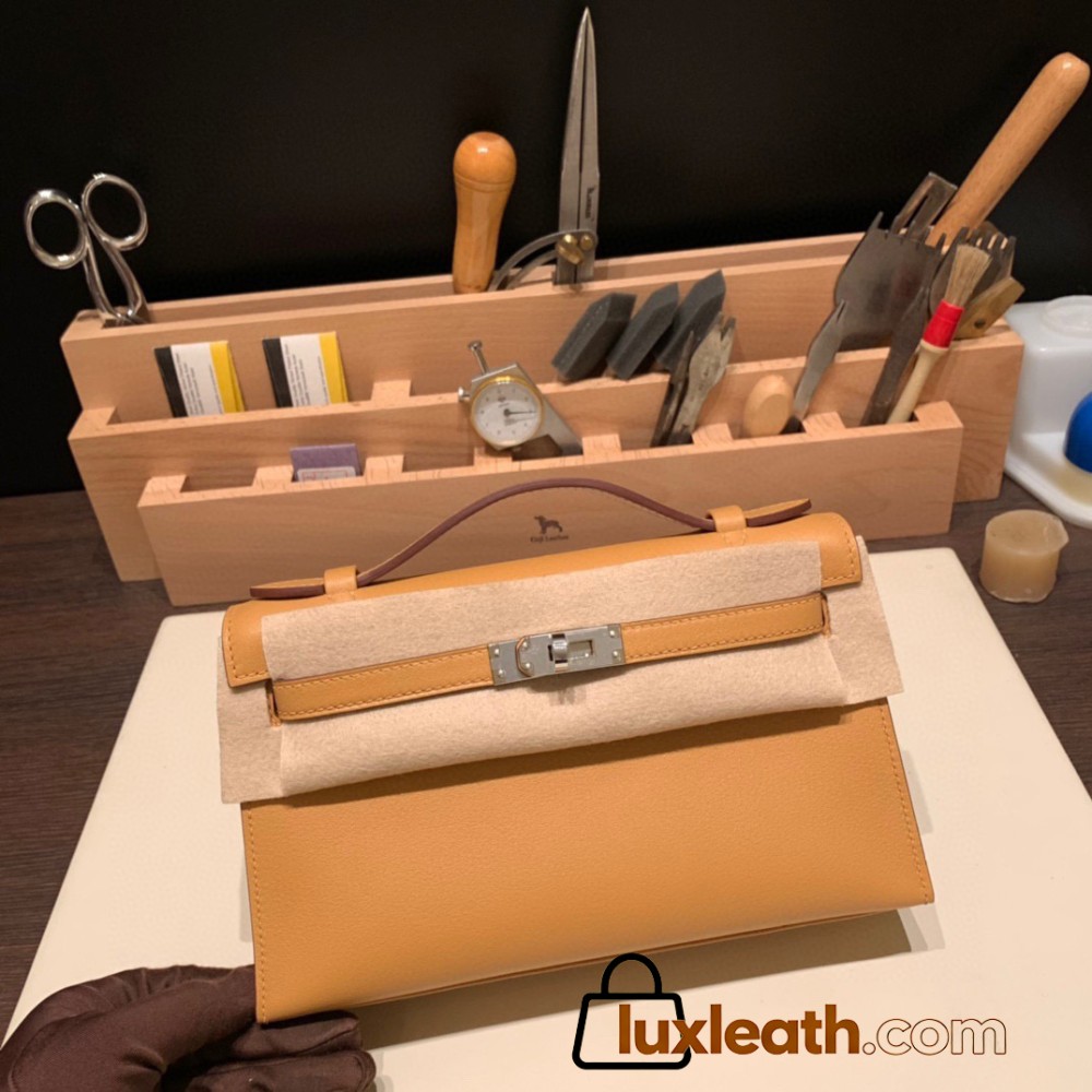 4B /Biscuit Silver Hardware kelly pochette  swift 