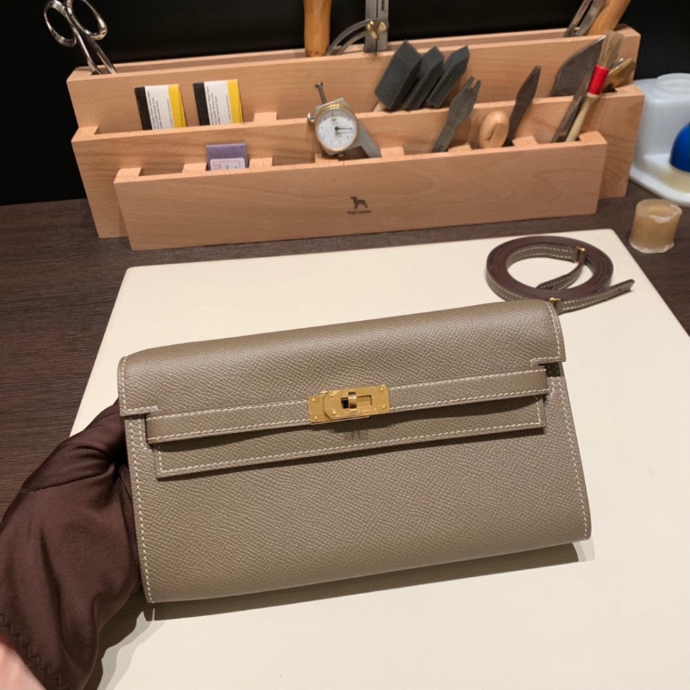 epsom  18/Étoupe Grey (Étoupe)   Gold Hardware  Full Handmade Kelly Wallet Long To Go  epsom 