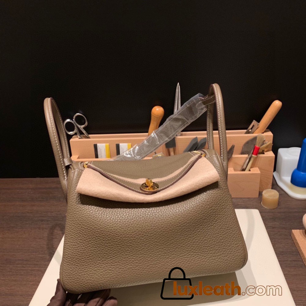 Hermes Lindy 26cm Clemence 18 /Étoupe Grey Gold Hardware lindy26-010