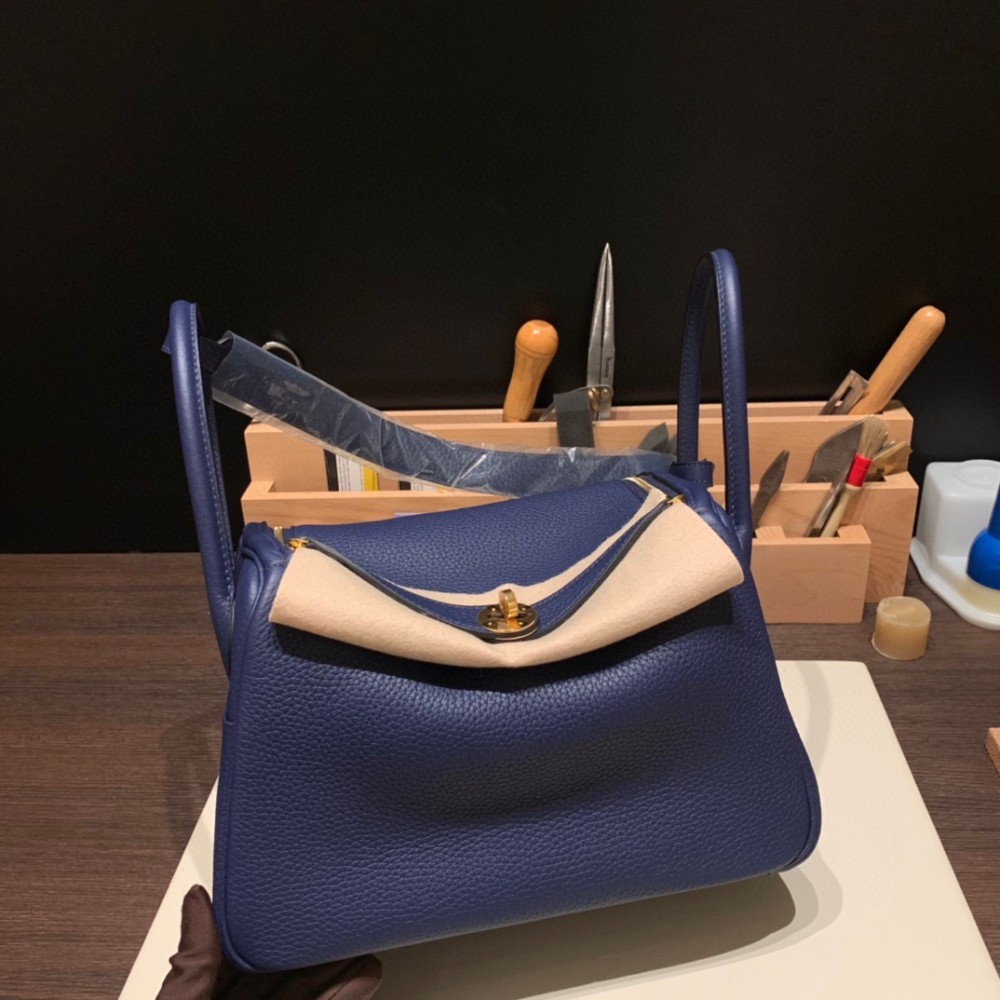 Hermes Lindy 26cm Clemence 73/ Blue Saphir Gold Hardware lindy26-042
