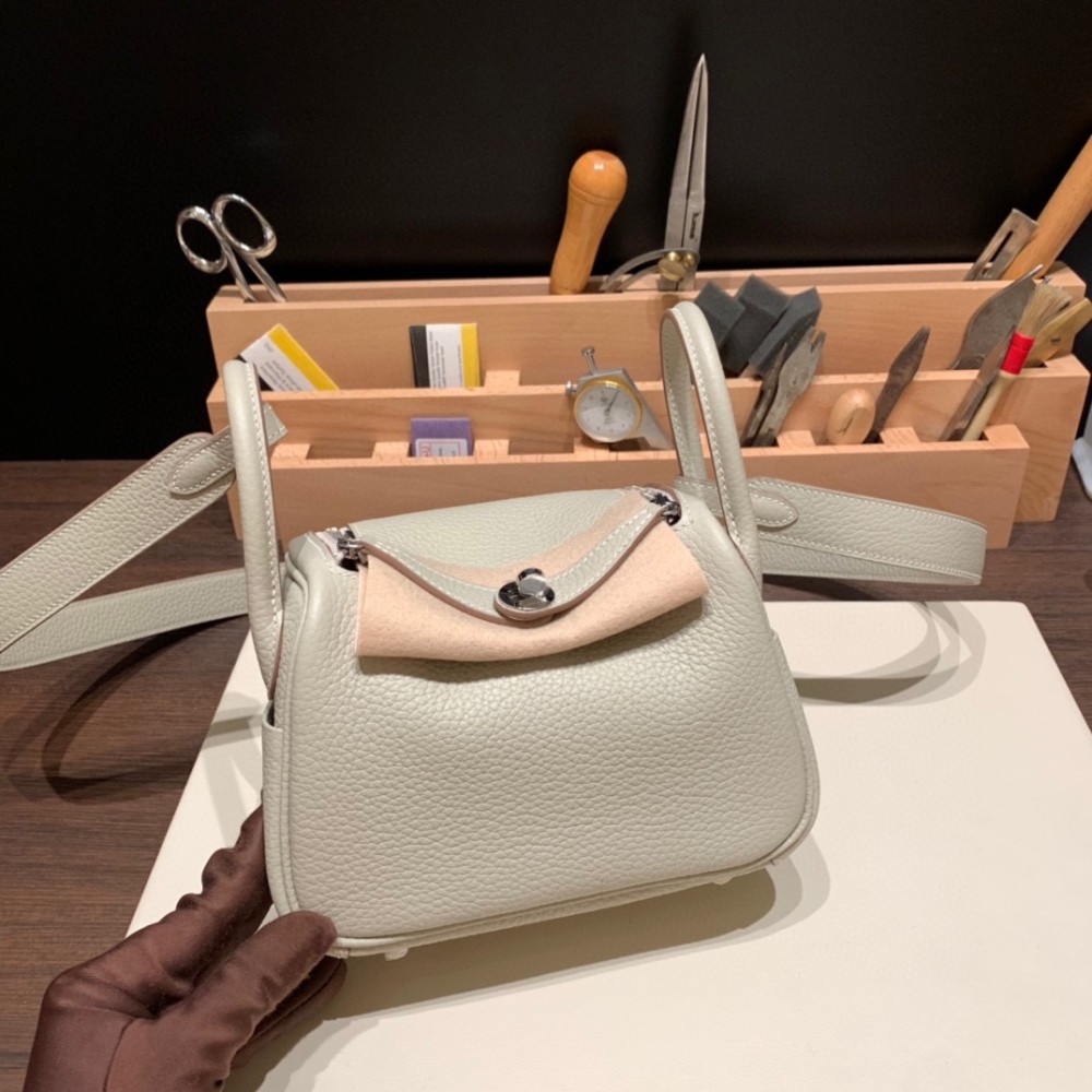 Hermes Mini Lindy Clemence 80 / Pearl Grey Silver Hardware 109