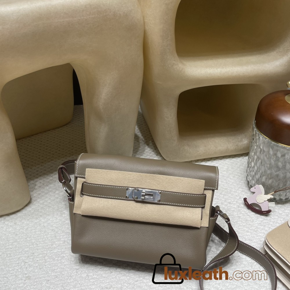 Kelly Messenger Postman Bag Evercolor