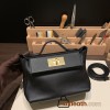 Hermes Mini kelly 2424 89 /Black (Noir)  Gold Hardware 21cm  Full Handmade