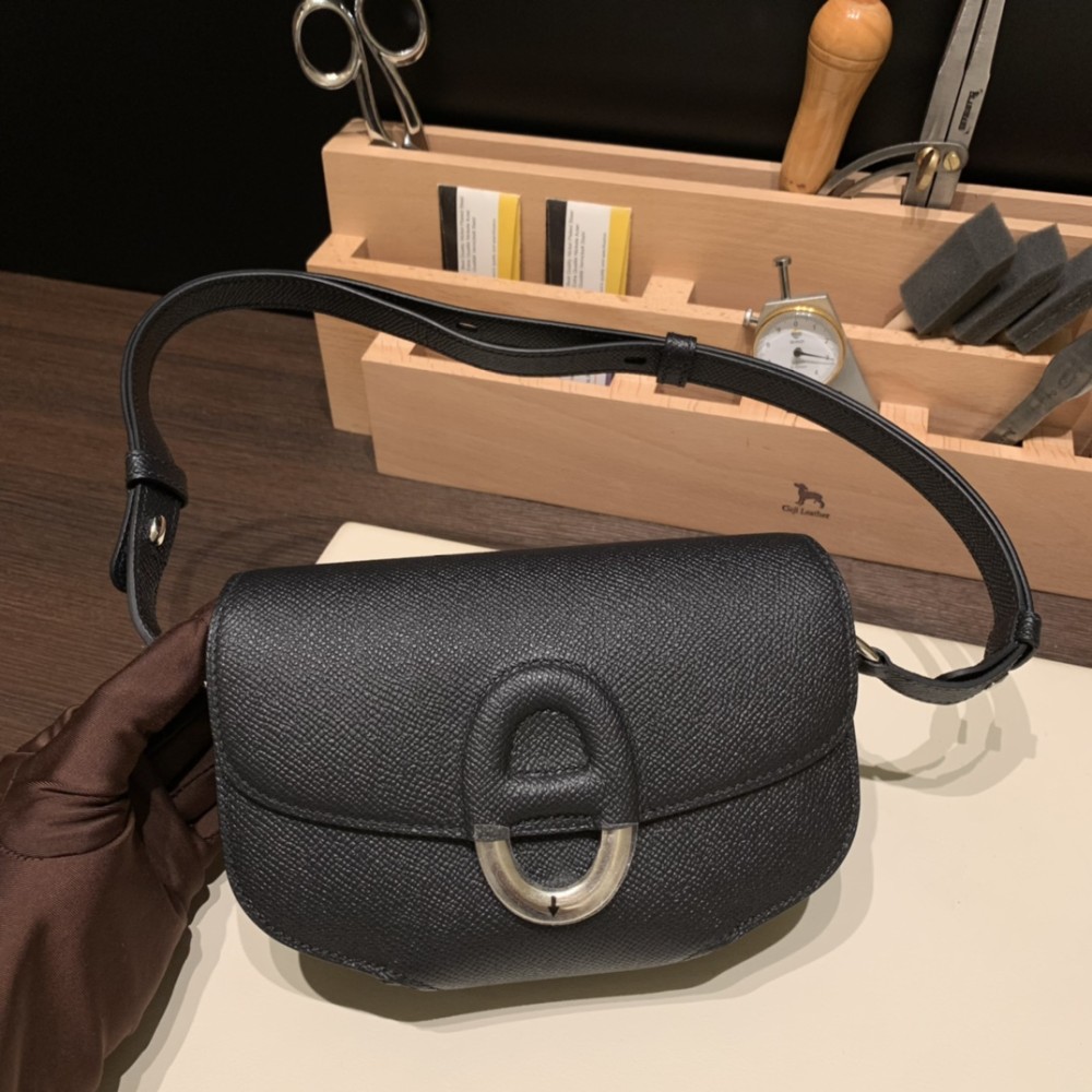 Hermès Cherche-Midi 18 Veau Epsom 89/Black (Noir) Silver Hardware Cherche-045 Fully Hand-Stitched