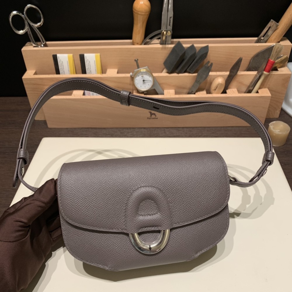 Hermès Cherche-Midi 18 Veau Epsom 81/Gris Tourterelle Silver Hardware Cherche-046 Fully Hand-Stitched