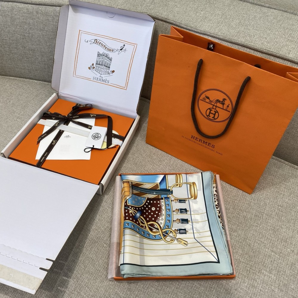 Hermes World on the Saddle 90 Scarf