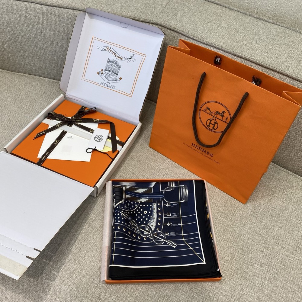 Hermes World on the Saddle 90 Scarf