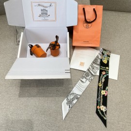 Hermes Gorgeous Rein Flower Version Twilly Small Scarf