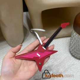 Hermès Bag Charm: Crafted with high-quality materials and exquisite finishing, it is an accessory that adds personality to your bag.